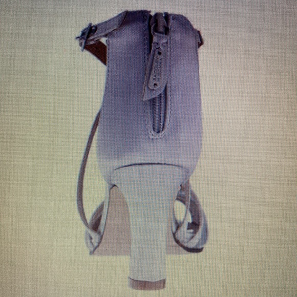 Badgley Mischka Kendall Hannah heels in silver - Picture 3 of 13